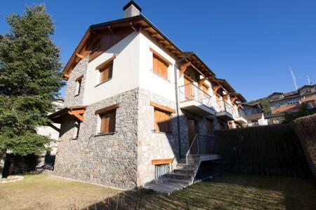 Casa Amb Jardi Alp Apartman Kültér fotó